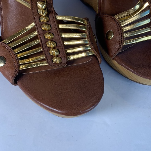 TUSCAAN 8.5 Steve Madden Cognac & Gold Wood Heel Wedge - Picture 4 of 16